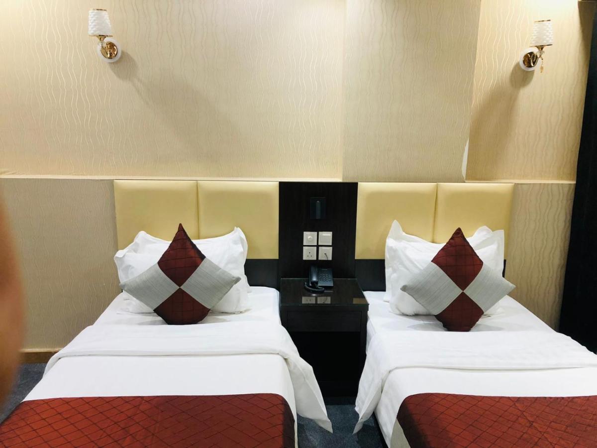 אל-מדינה M Platinum Hotel מראה חיצוני תמונה