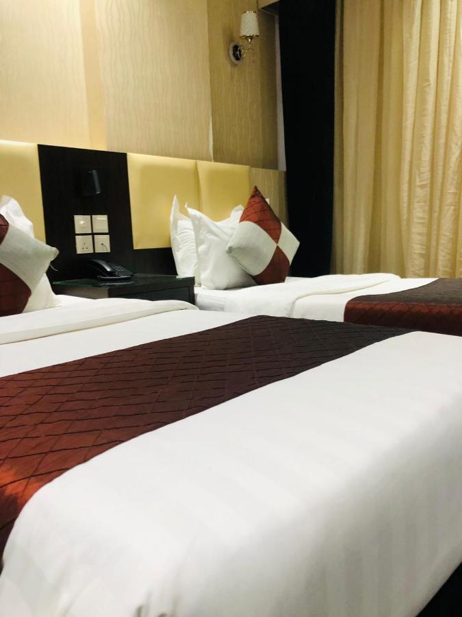 אל-מדינה M Platinum Hotel מראה חיצוני תמונה