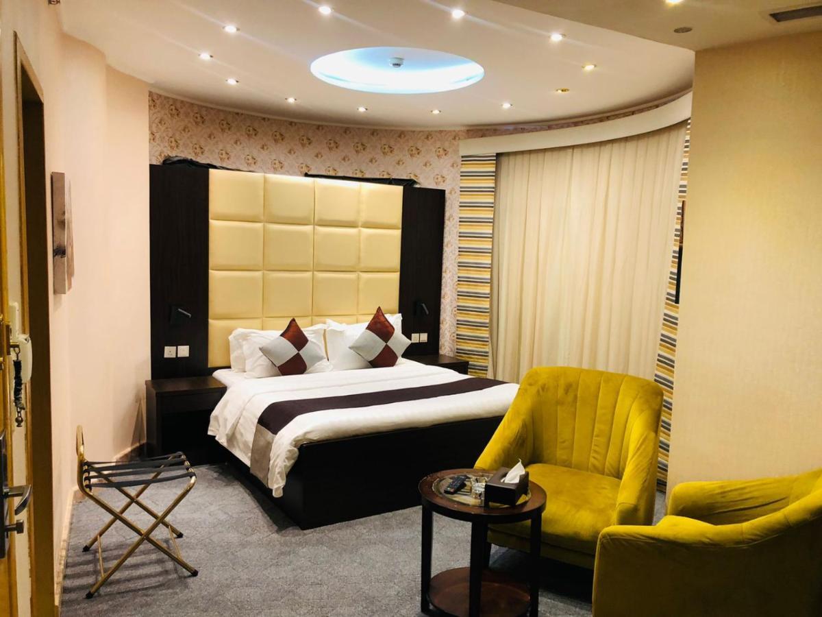 אל-מדינה M Platinum Hotel מראה חיצוני תמונה