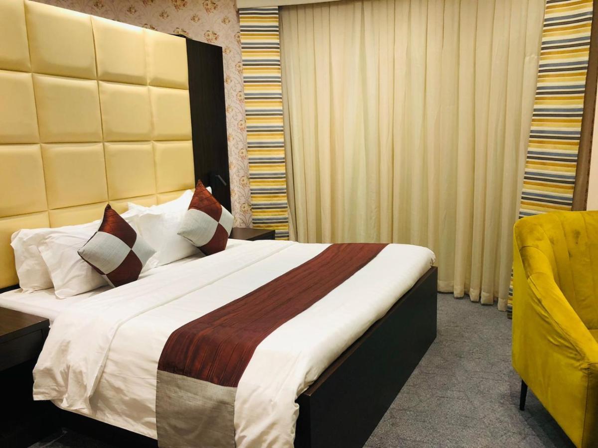 אל-מדינה M Platinum Hotel מראה חיצוני תמונה